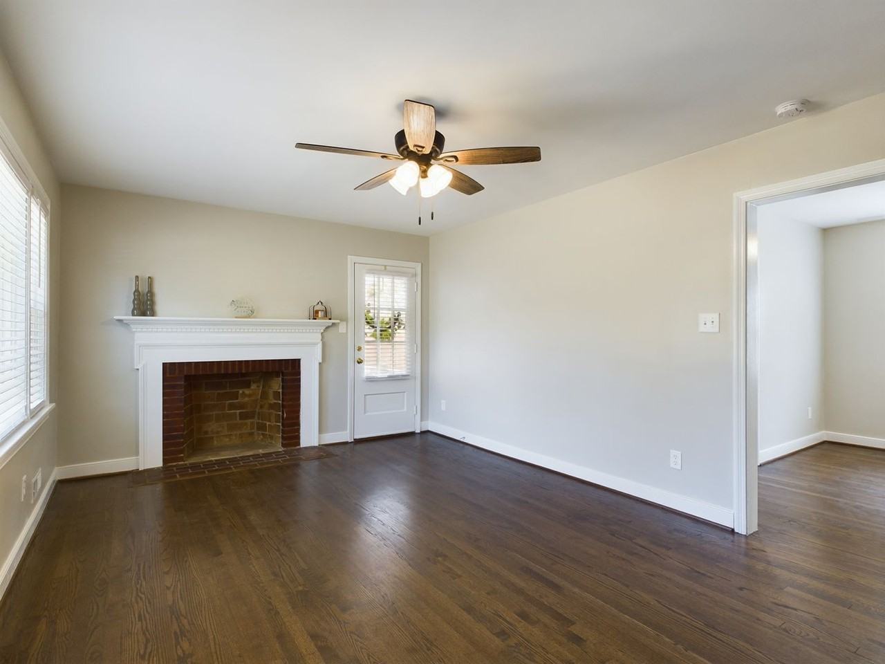 709 N Parham Rd - Photo 6 of 38