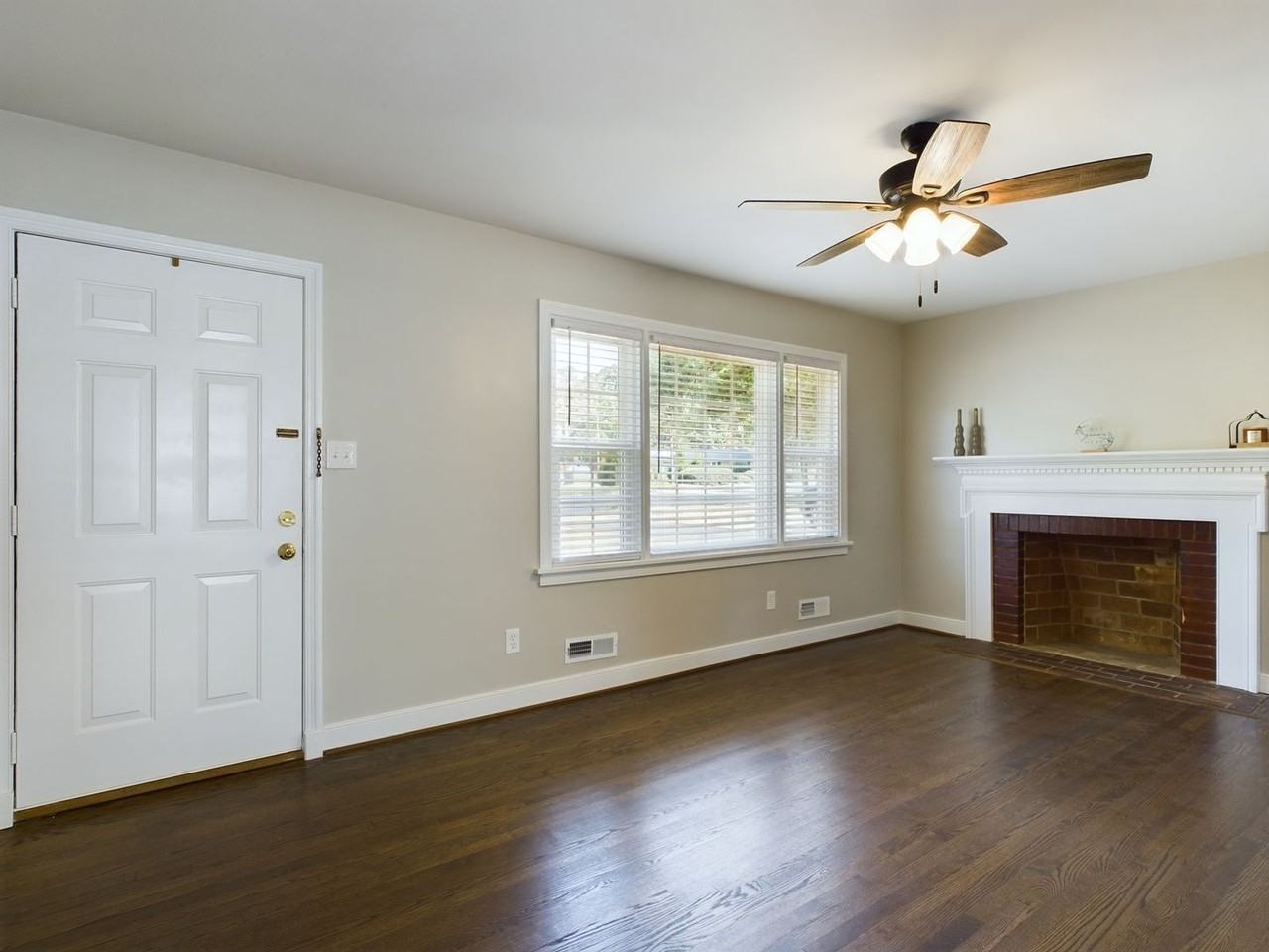 709 N Parham Rd - Photo 7 of 38