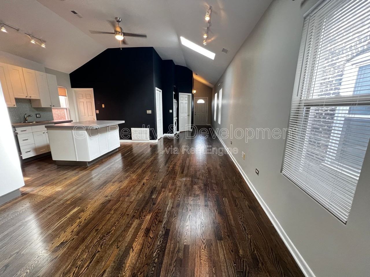 819 N May St #3 - Photo 3 of 21