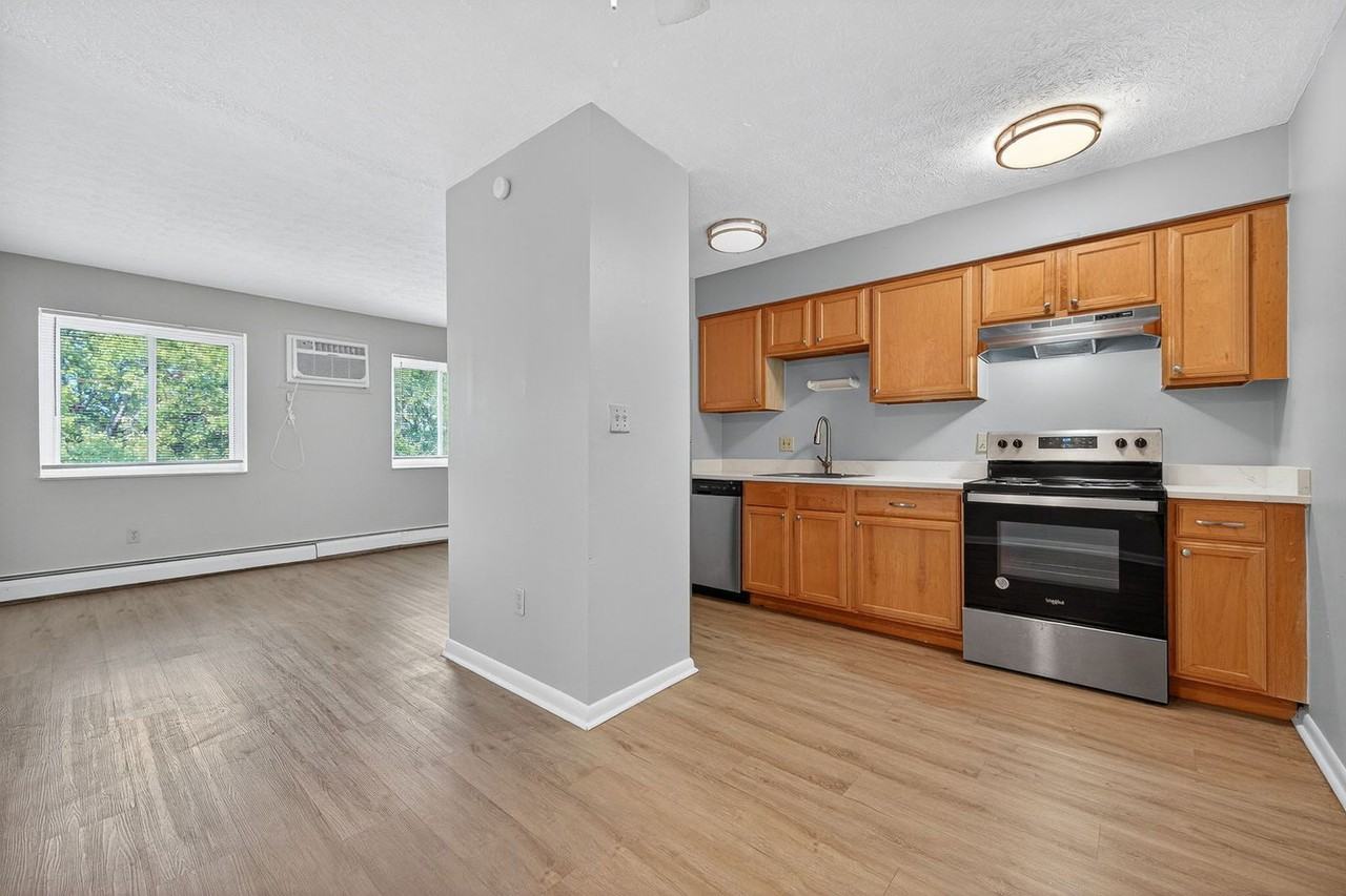 2419 Ohio Ave #L - Photo 3 of 16