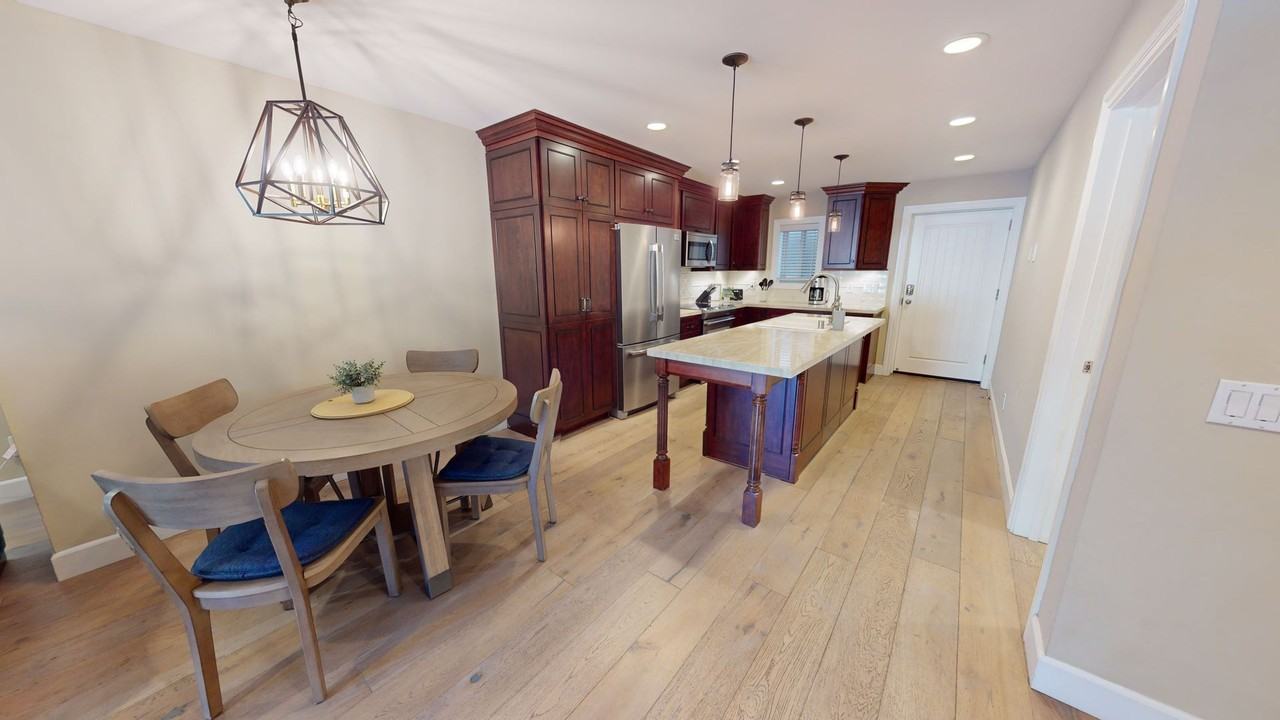 935 D Ave - Photo 5 of 32