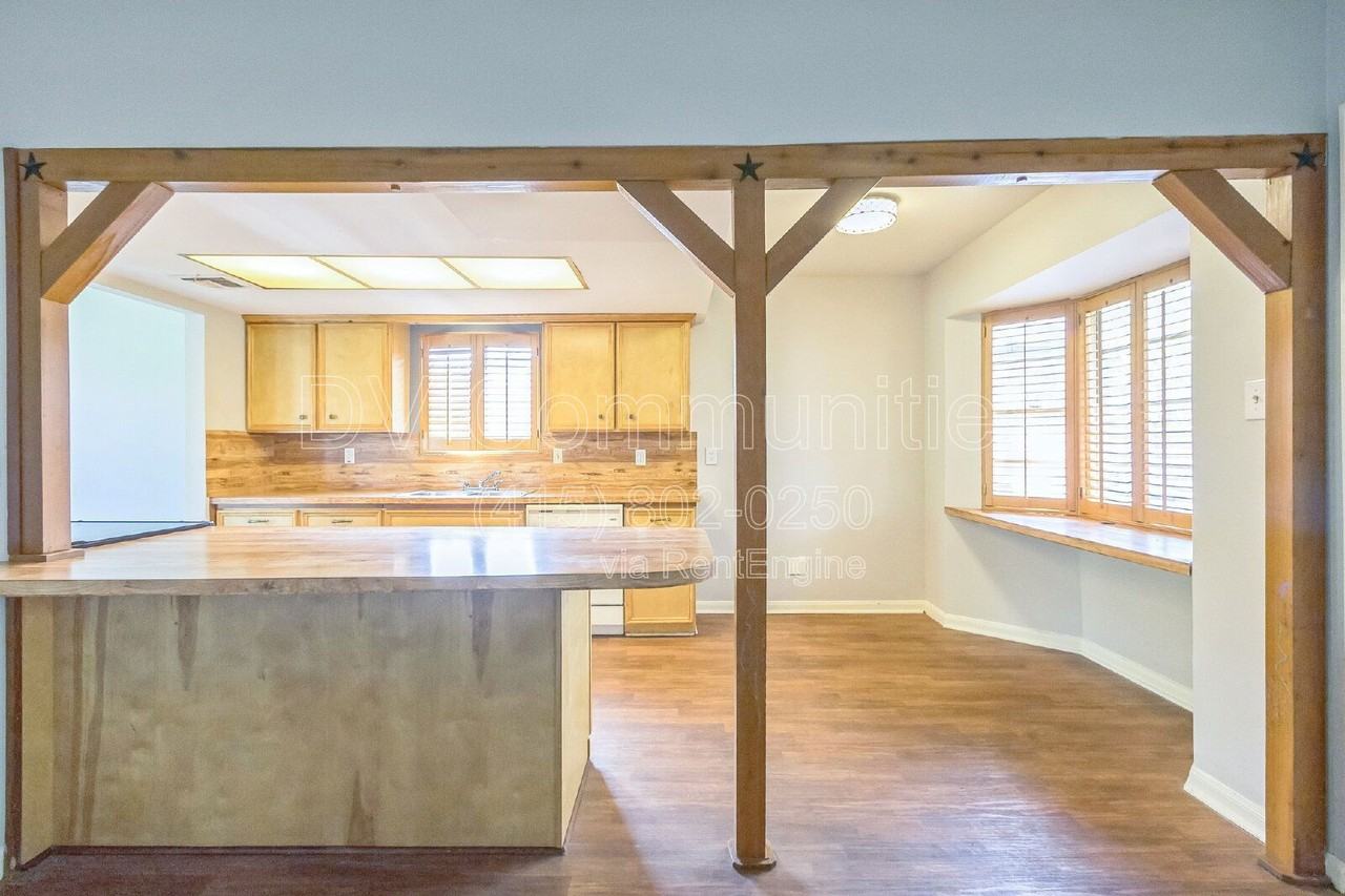 13331 Villagrove Dr - Photo 5 of 28