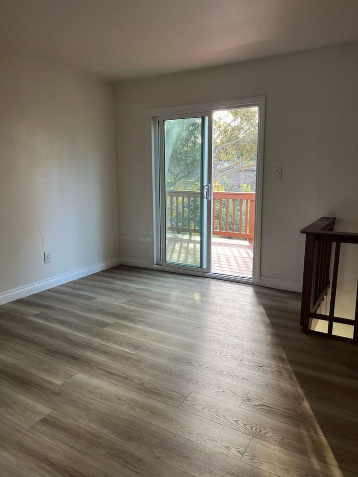 3205 42nd St - Photo 6 of 11