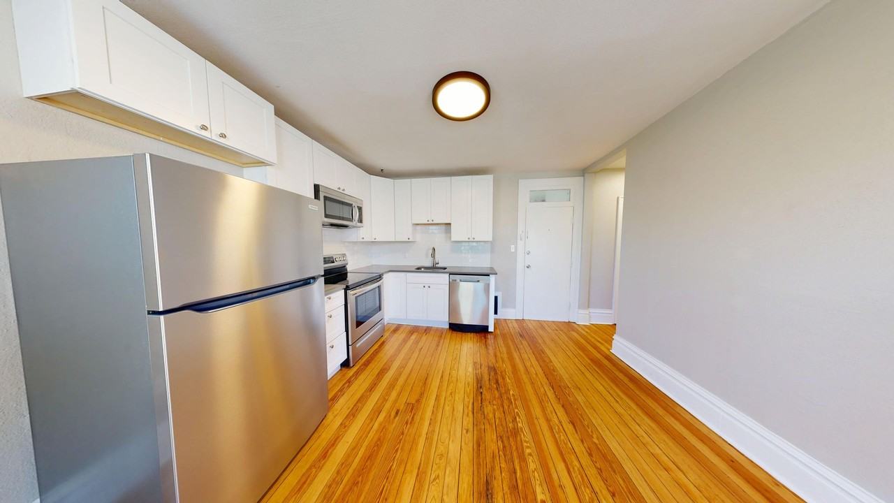 Walnut Street Apartments - Photo 2 of 21