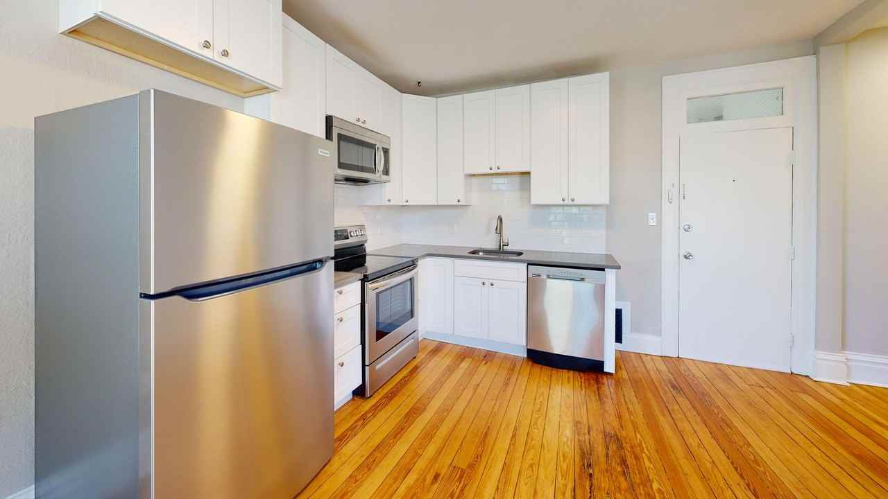 Walnut Street Apartments - Photo 4 of 21