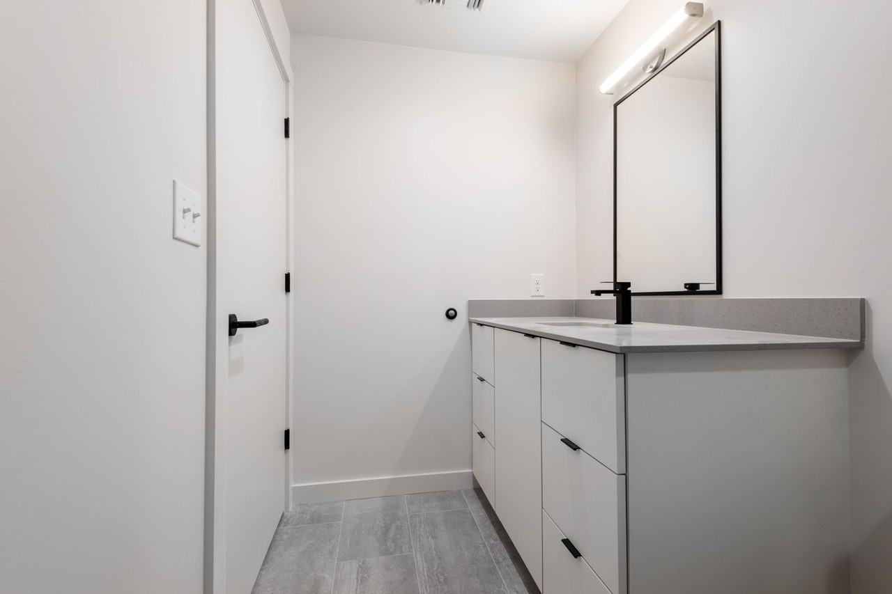 3515 Webberville Rd - Photo 5 of 12