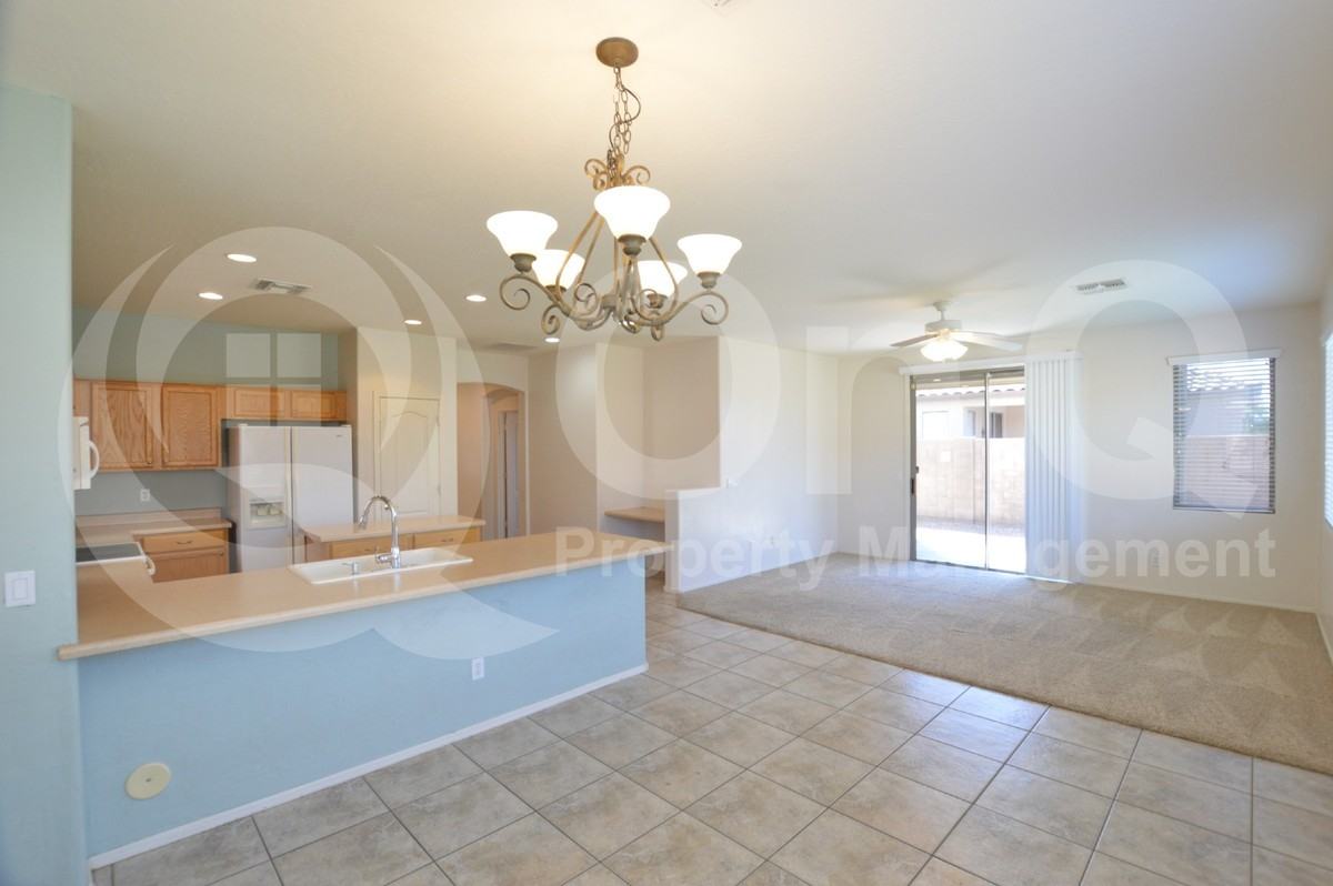 3306 E Powell Ct - Photo 6 of 20