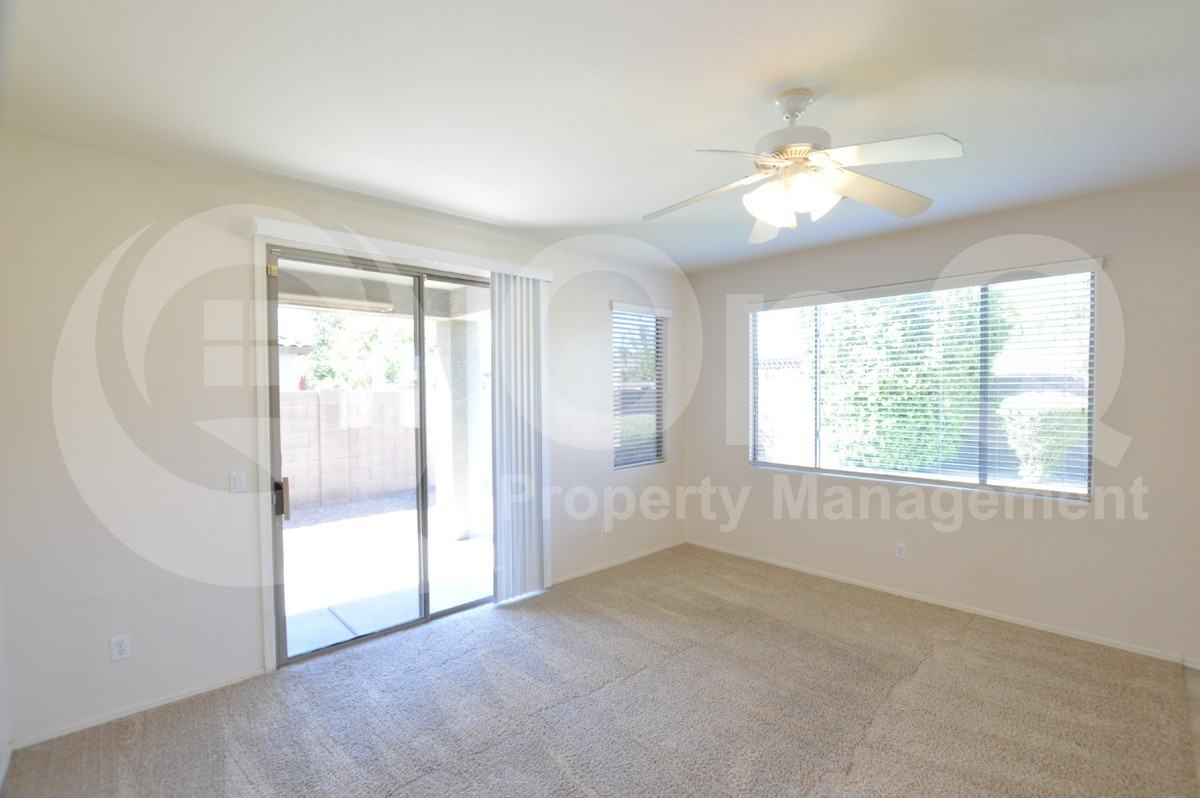 3306 E Powell Ct - Photo 7 of 20