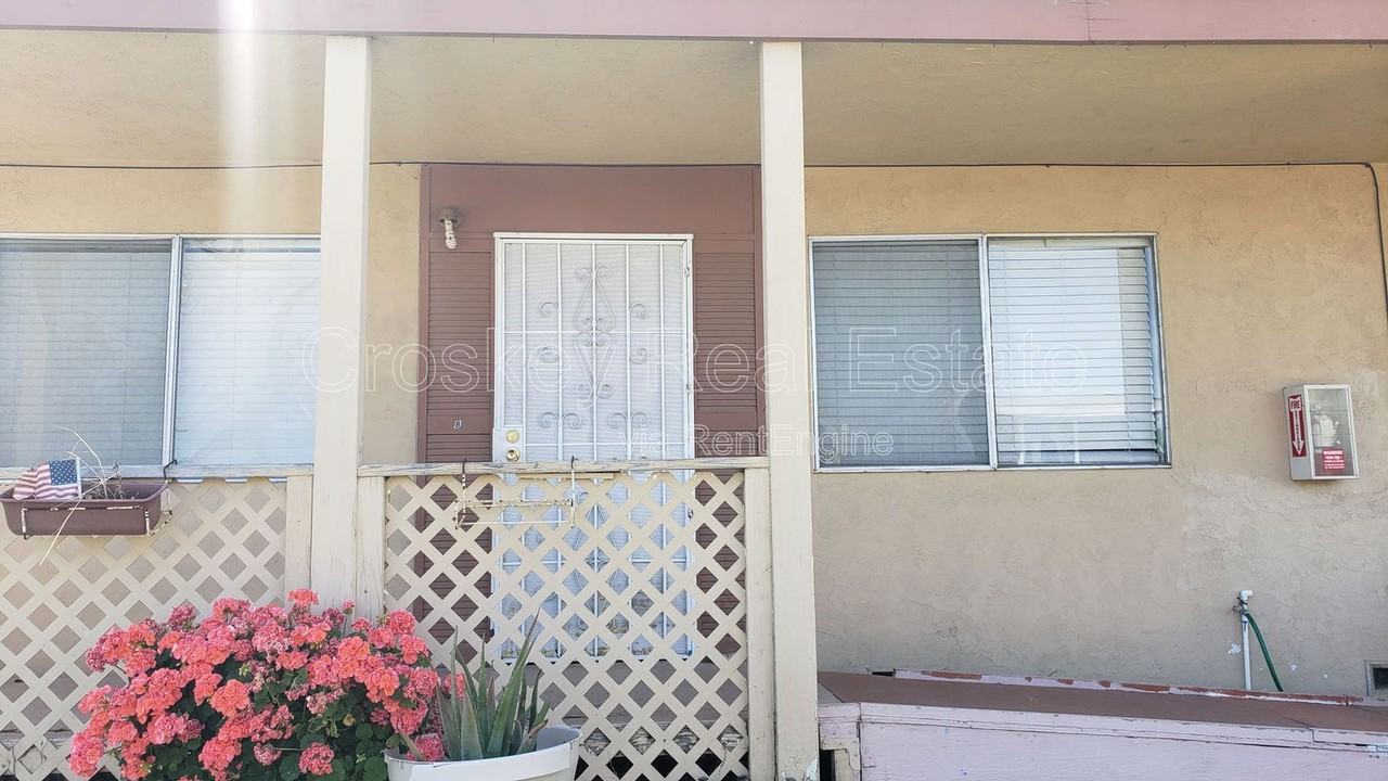 3521 Fairview Dr #B - Photo 2 of 9