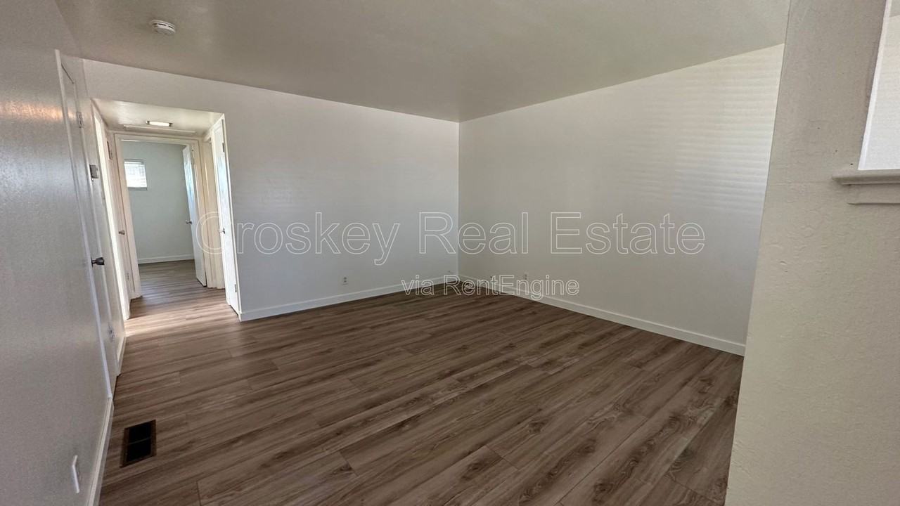 3521 Fairview Dr #B - Photo 4 of 9