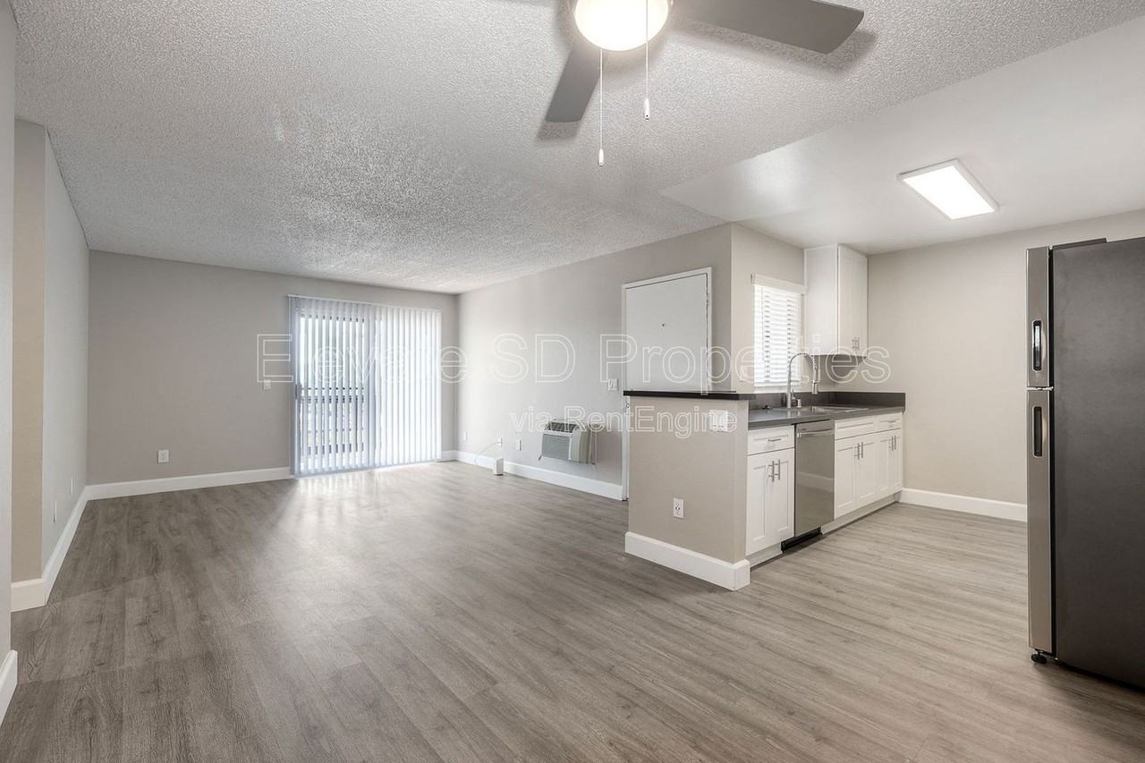 9331 Creekside Ct #3 - Photo 3 of 50