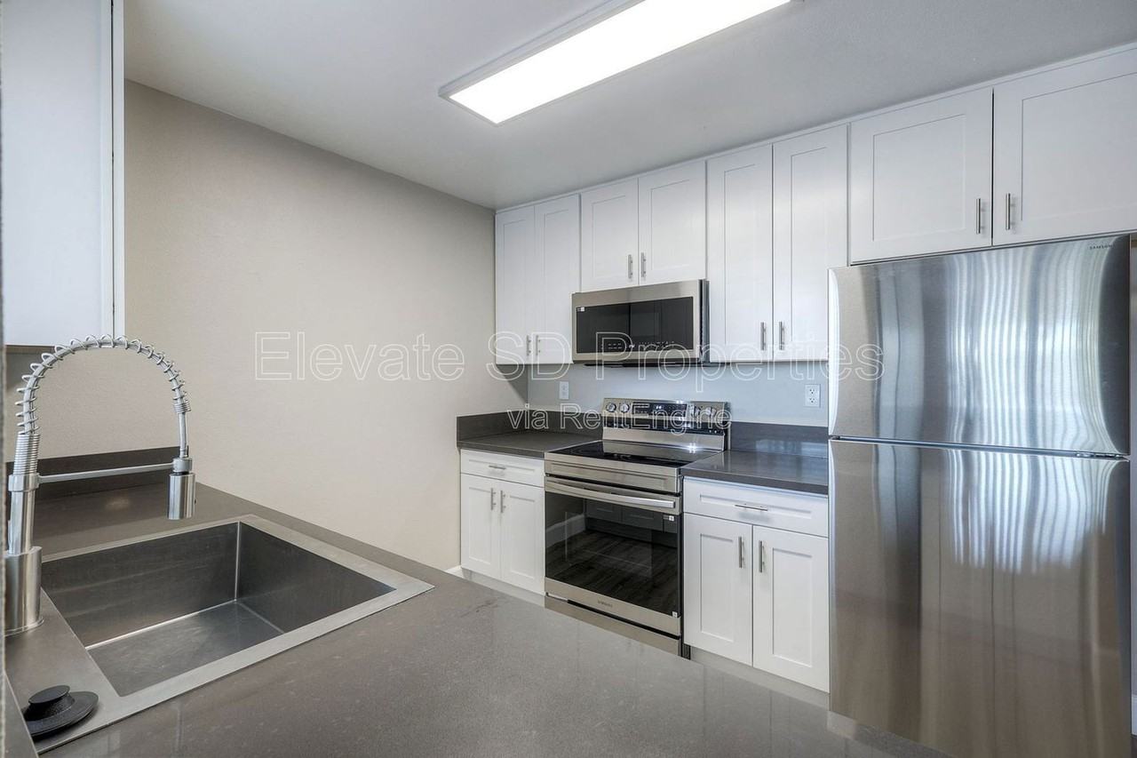 9331 Creekside Ct #3 - Photo 6 of 50