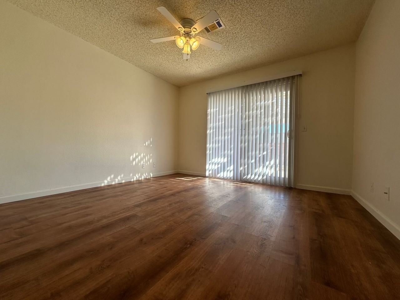 541 Chandler St - Photo 5 of 8