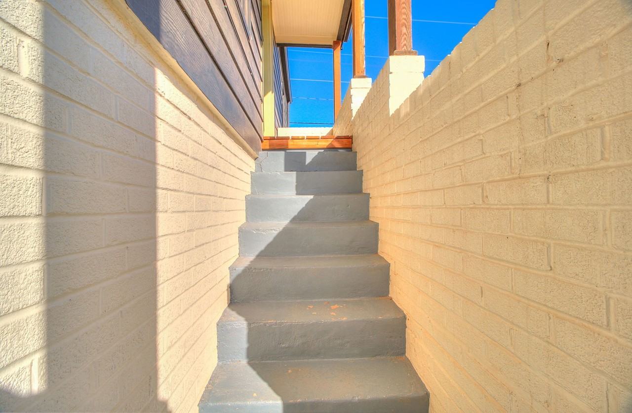 3713 N Lee Ave - Photo 2 of 18