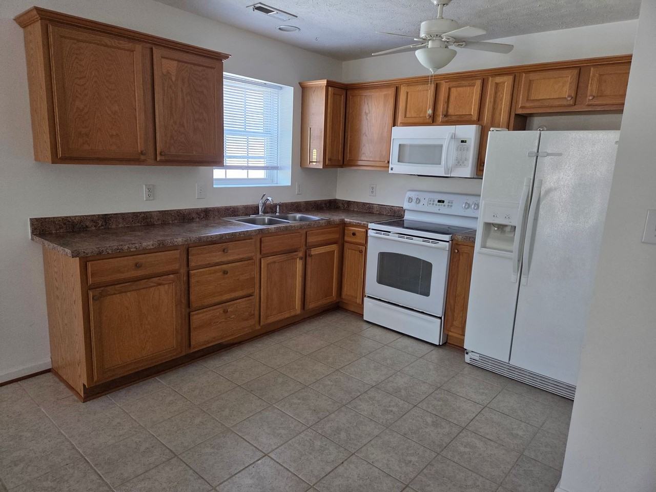 1163 Ratliff Rd - Photo 3 of 11