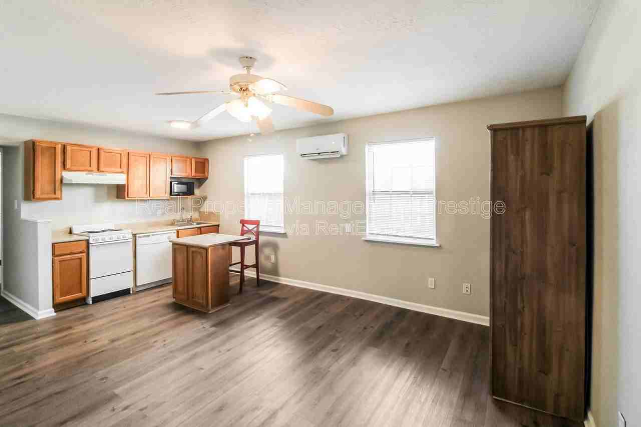 610 Ball #4 - Photo 3 of 6