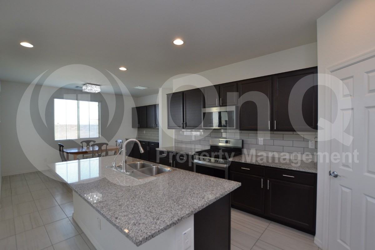 22663 E Estrella Rd - Photo 3 of 30