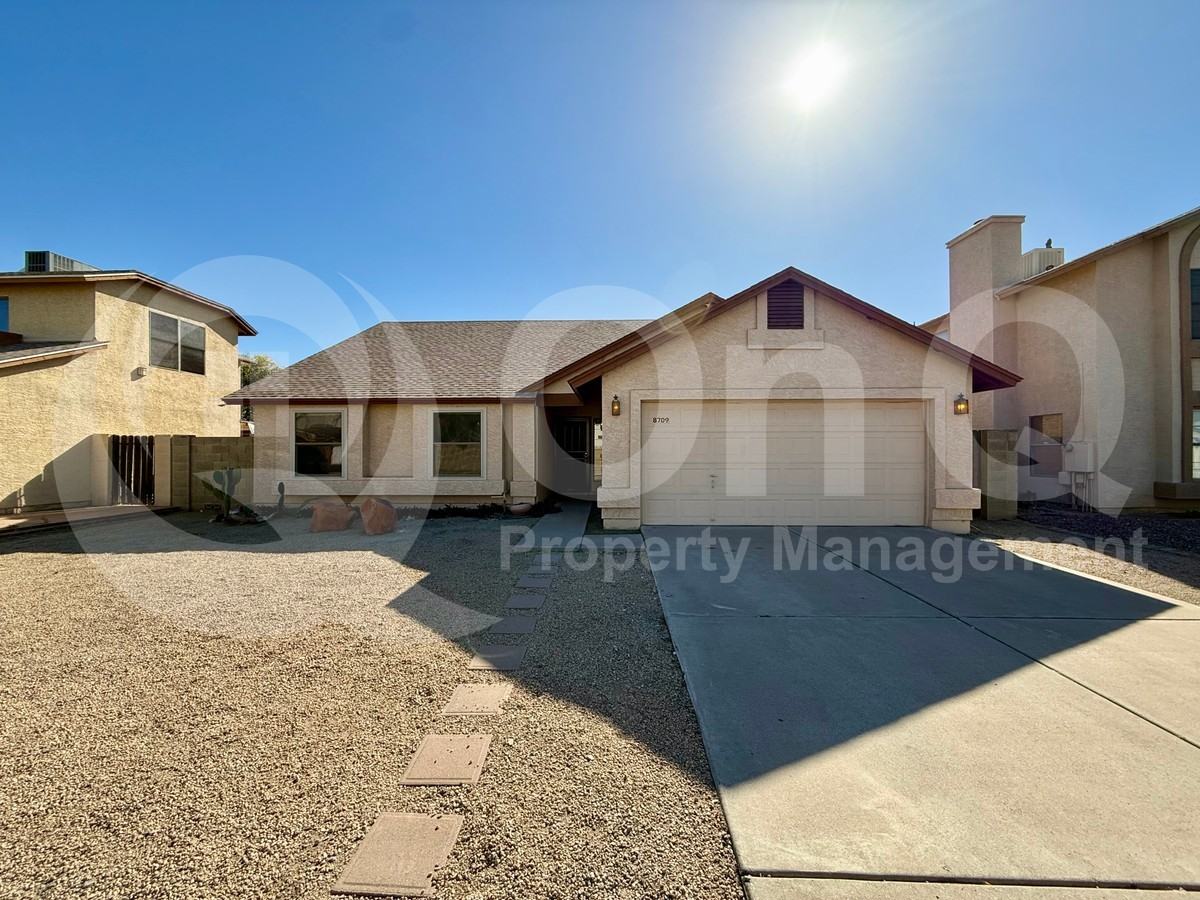 8709 W Cambridge Ave - Photo 2 of 22