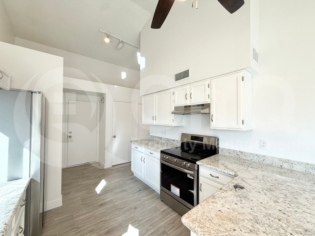 8709 W Cambridge Ave - Photo 6 of 22