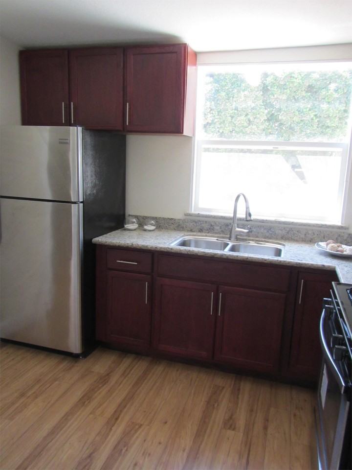 205 Johnson St #2 - Photo 5 of 13