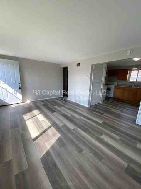 140 Harnett Ave - Photo 3 of 11