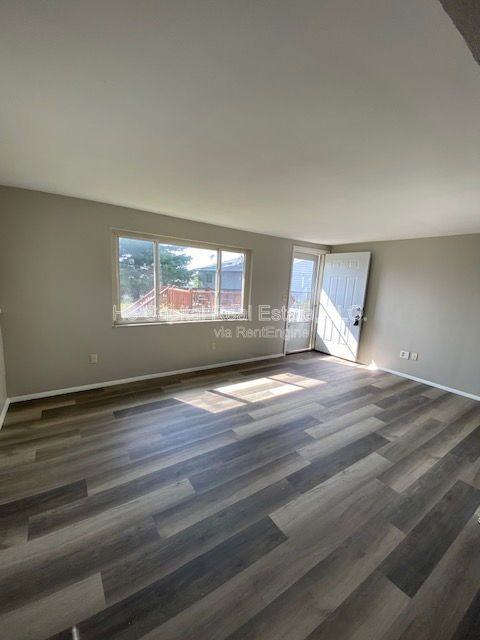 140 Harnett Ave - Photo 5 of 11