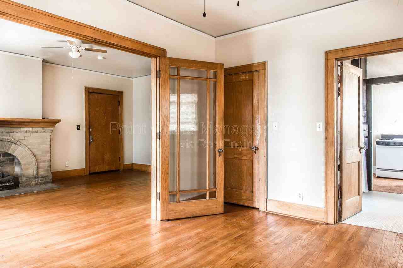 1518 N Robinson Ave #12 - Photo 4 of 20