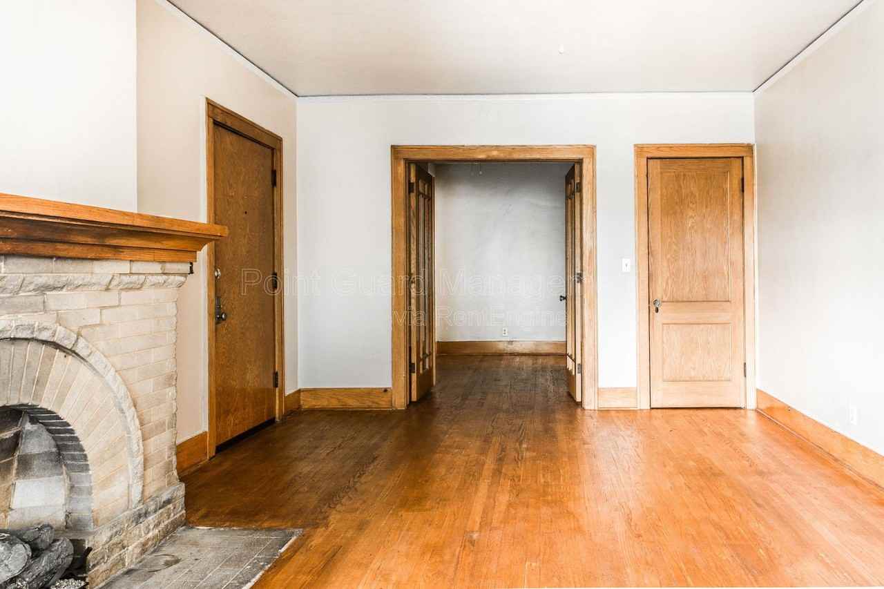 1518 N Robinson Ave #12 - Photo 5 of 20