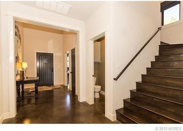 3965 N Pine Ave - Photo 2 of 24