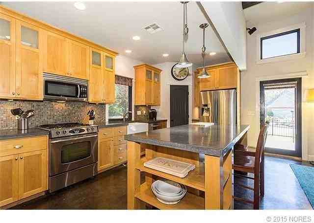 3965 N Pine Ave - Photo 5 of 24