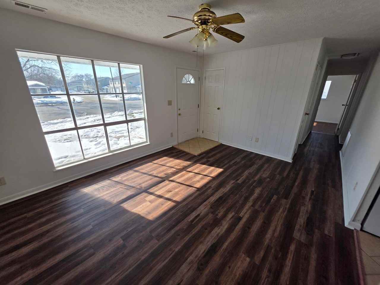 2008 Brady Ln - Photo 3 of 11