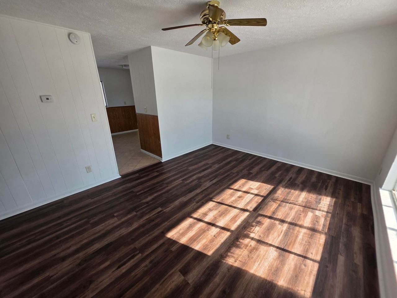 2008 Brady Ln - Photo 4 of 11