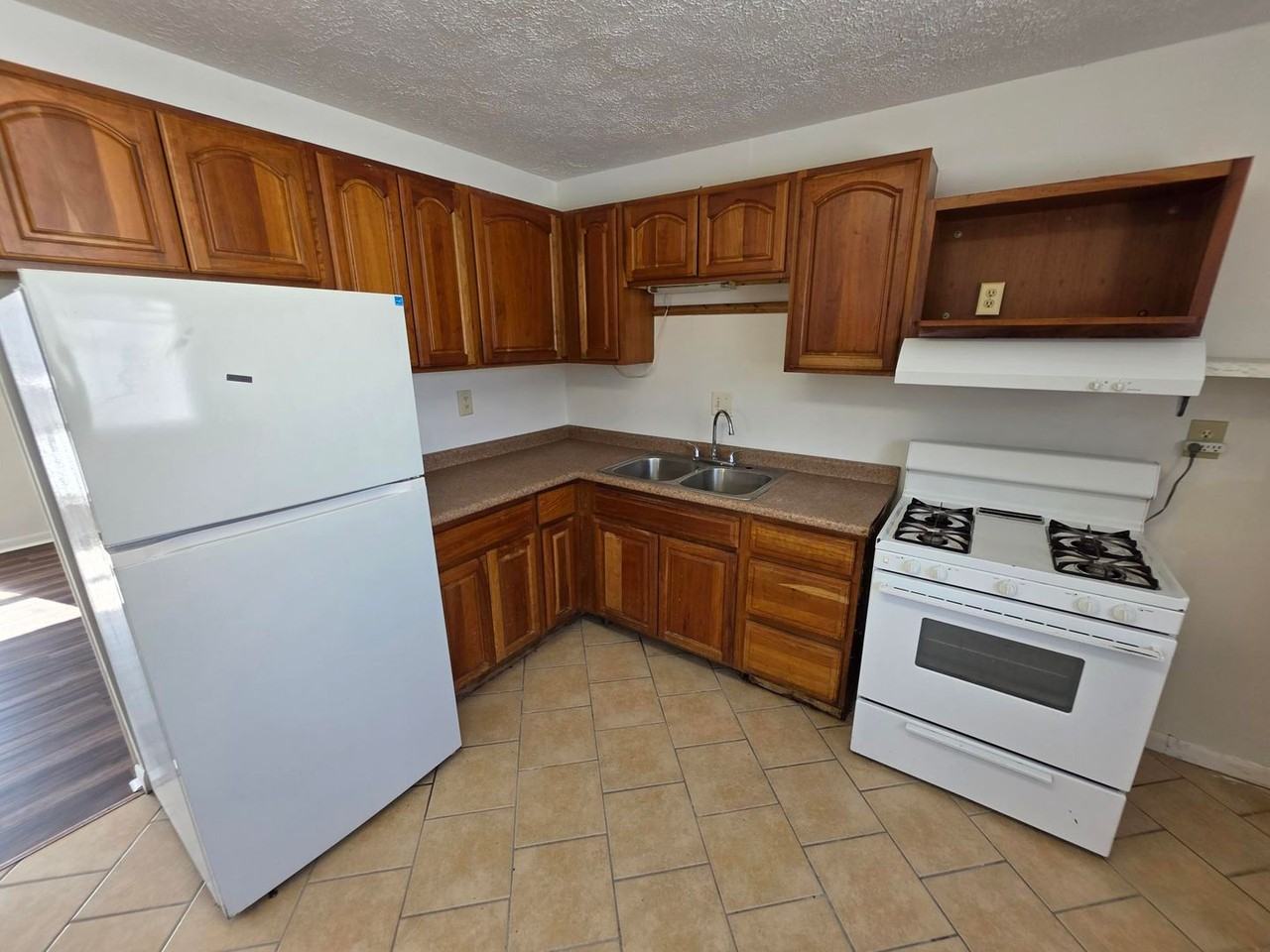 2008 Brady Ln - Photo 6 of 11