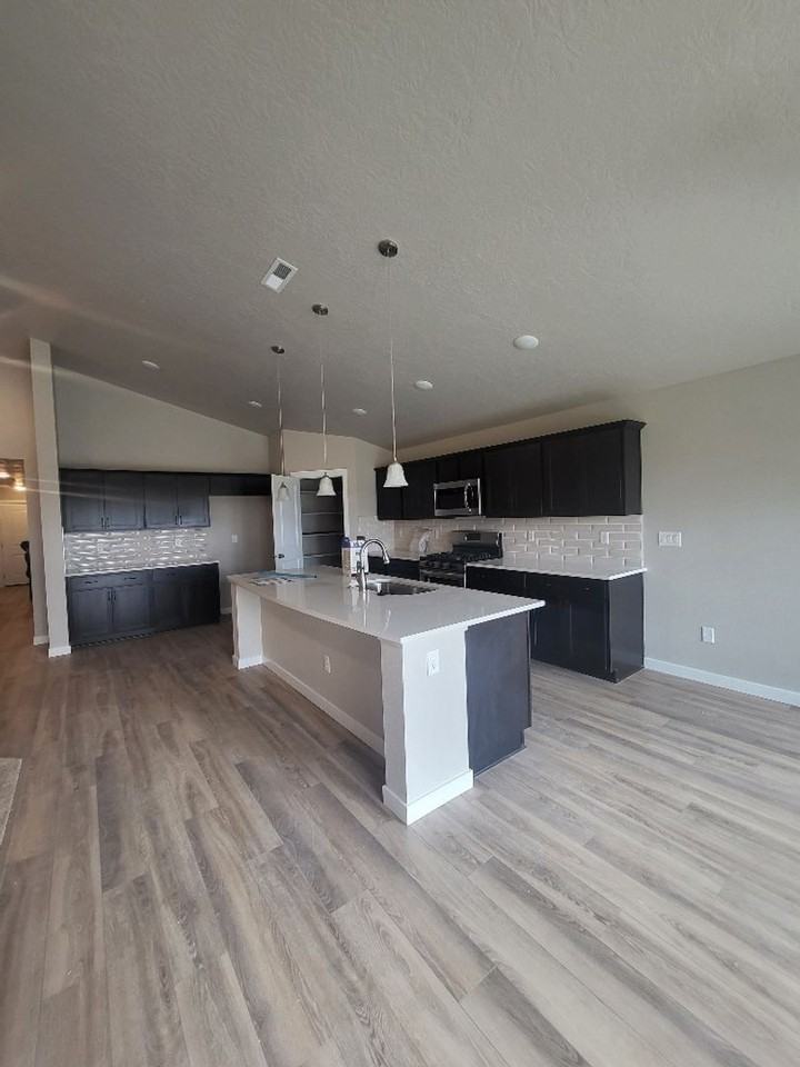 11441 W Broadstone St - Photo 2 of 7