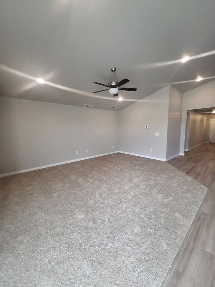 11441 W Broadstone St - Photo 3 of 7