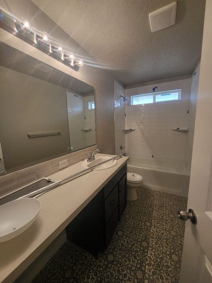 11441 W Broadstone St - Photo 6 of 7