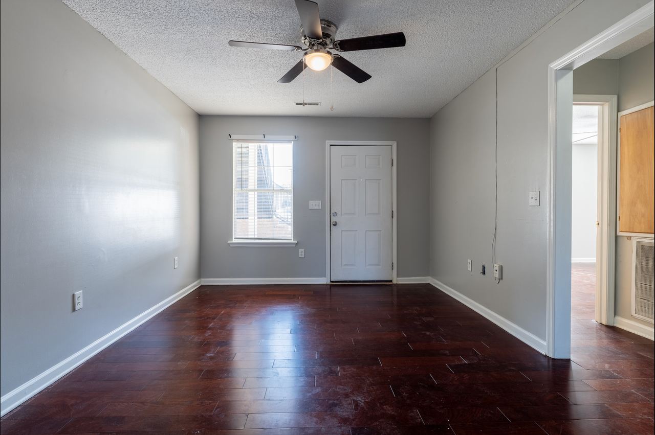 120 Tonyota Ct - Photo 2 of 8