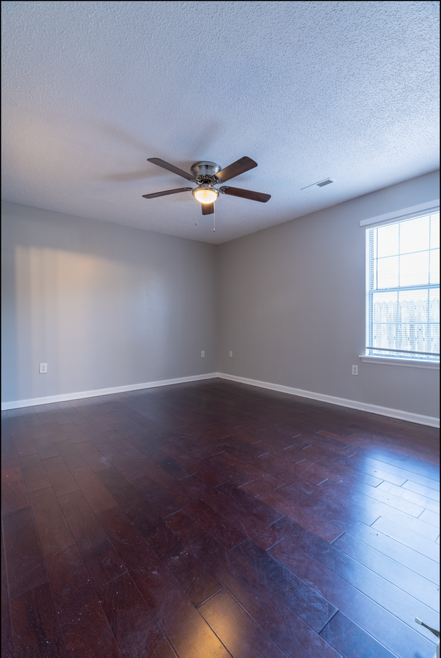 120 Tonyota Ct - Photo 3 of 8