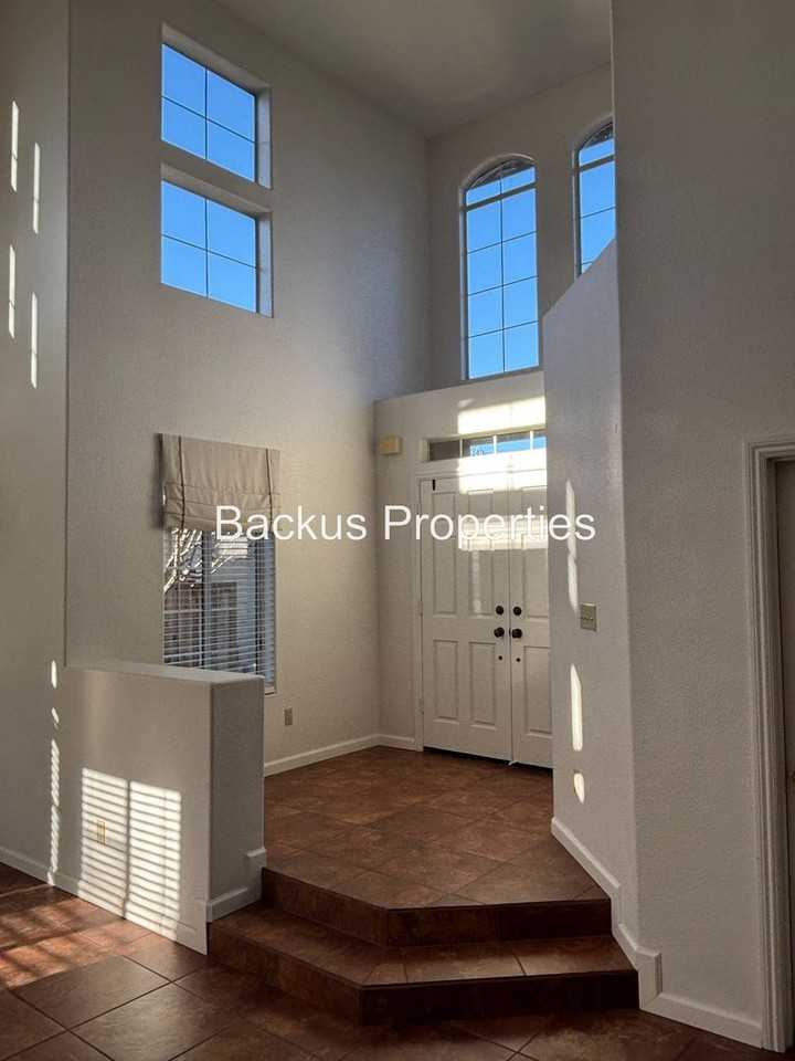 17630 Winding Creek Rd - Photo 3 of 34