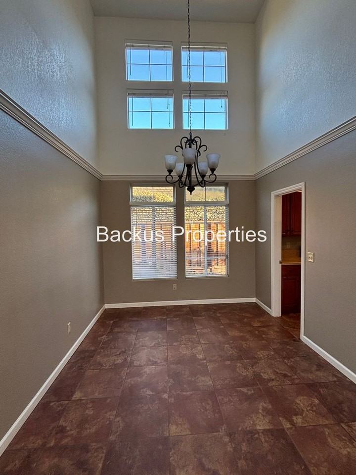 17630 Winding Creek Rd - Photo 6 of 34