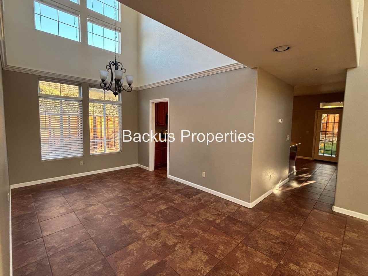 17630 Winding Creek Rd - Photo 7 of 34