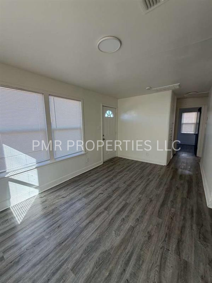 2112 Nw Pollard Ave - Photo 3 of 11