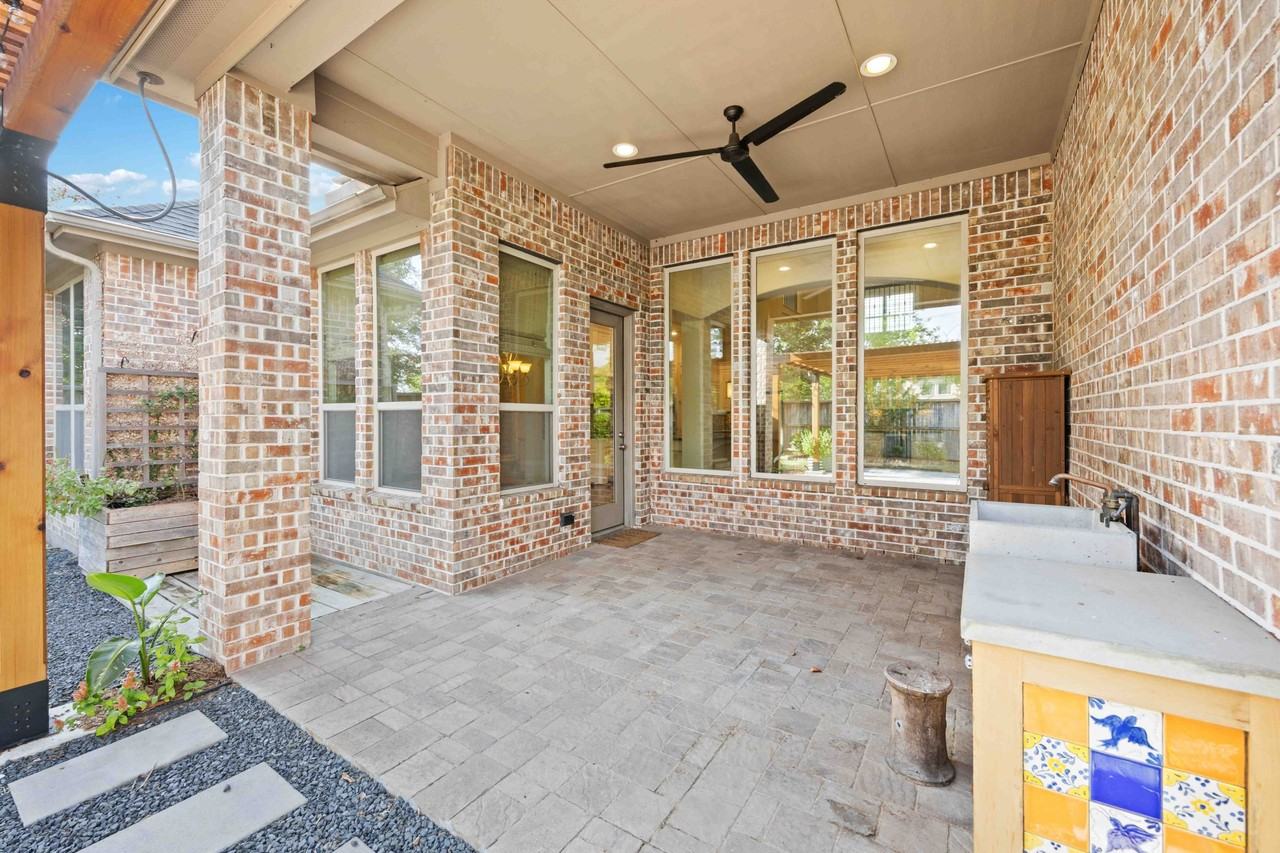 4110 Clover Ridge Ln - Photo 3 of 29