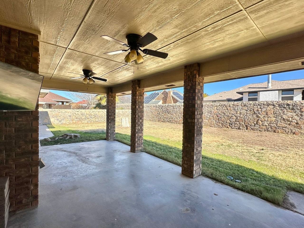 481 Desert Sun Ct - Photo 3 of 25