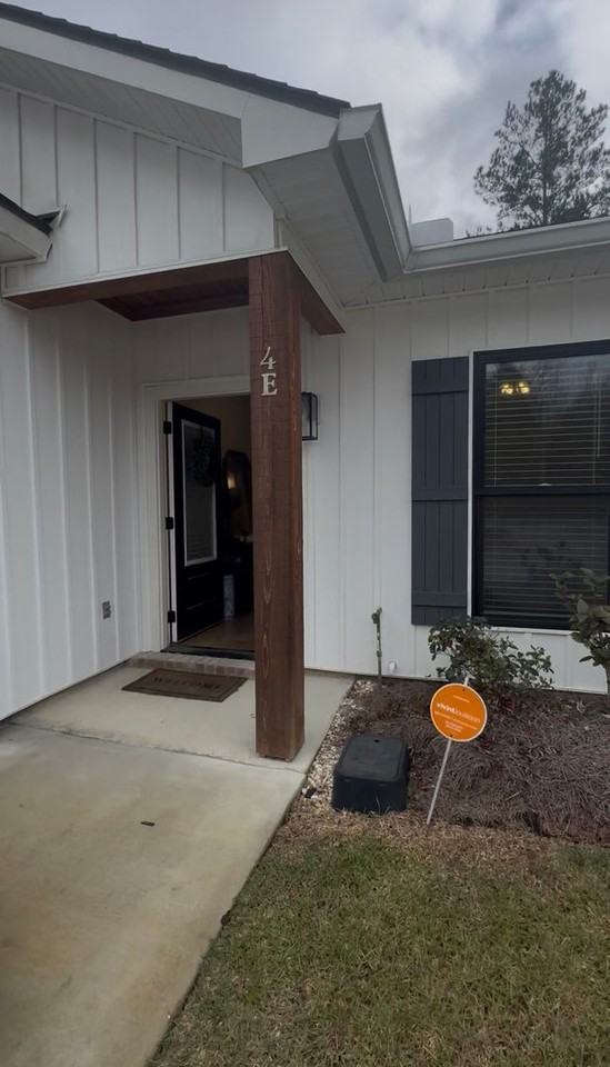 8739 Lockhart Rd - Photo 2 of 19