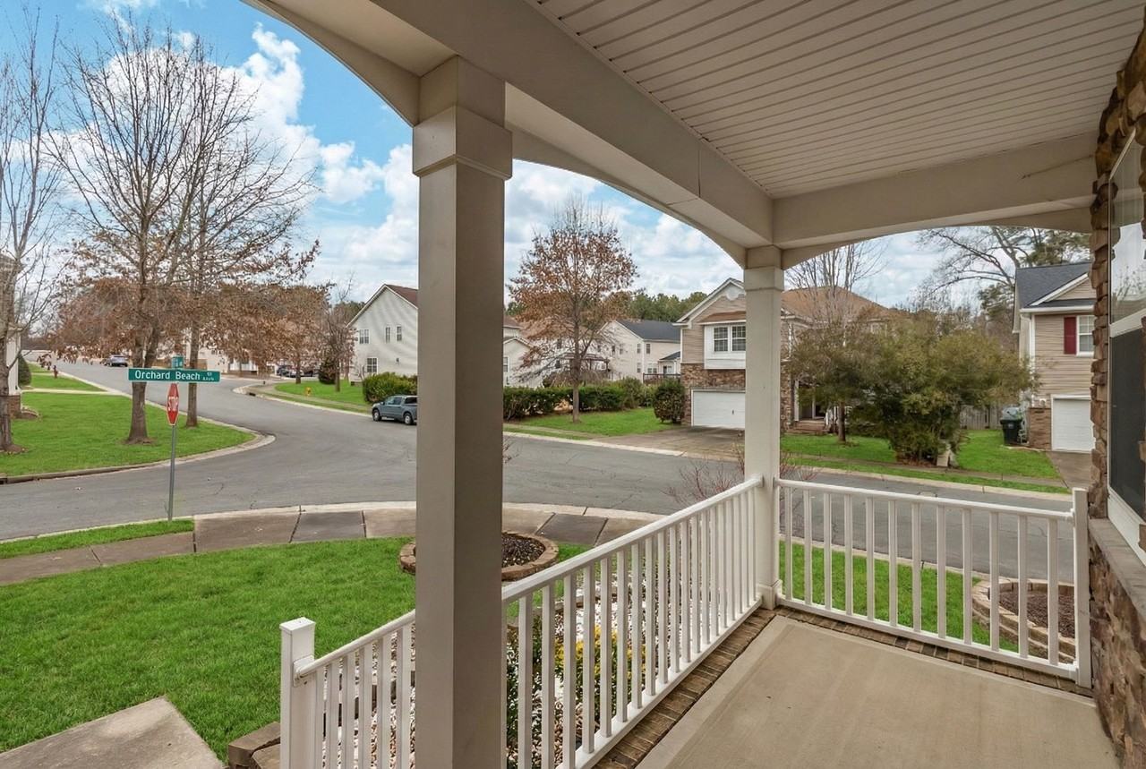 5718 Orchard Beach Ln - Photo 6 of 30