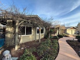 679 Clay St #B - Photo 1 of 1