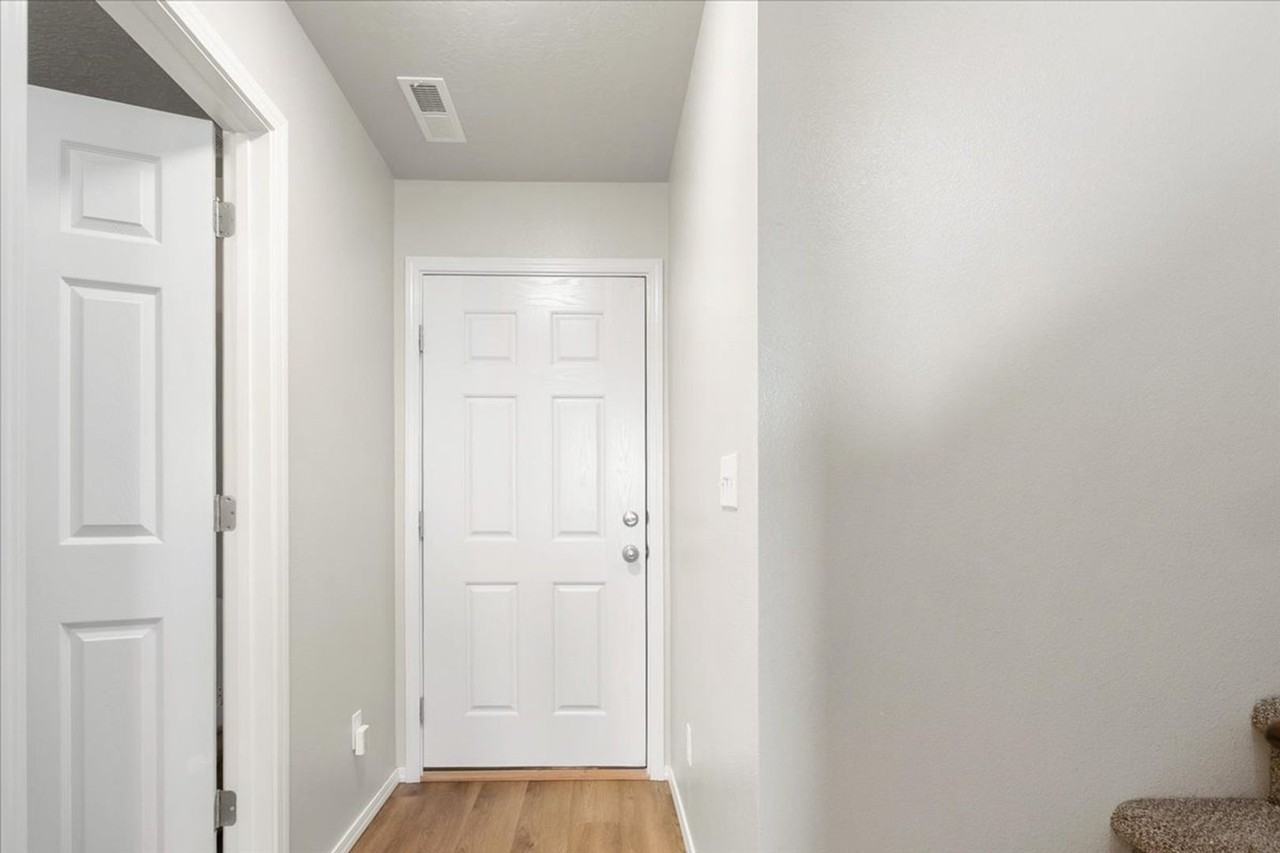 13525 Palm Beach Dr - Photo 5 of 23