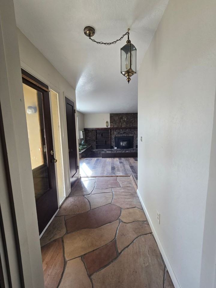 2309 S Malin Rd - Photo 2 of 26