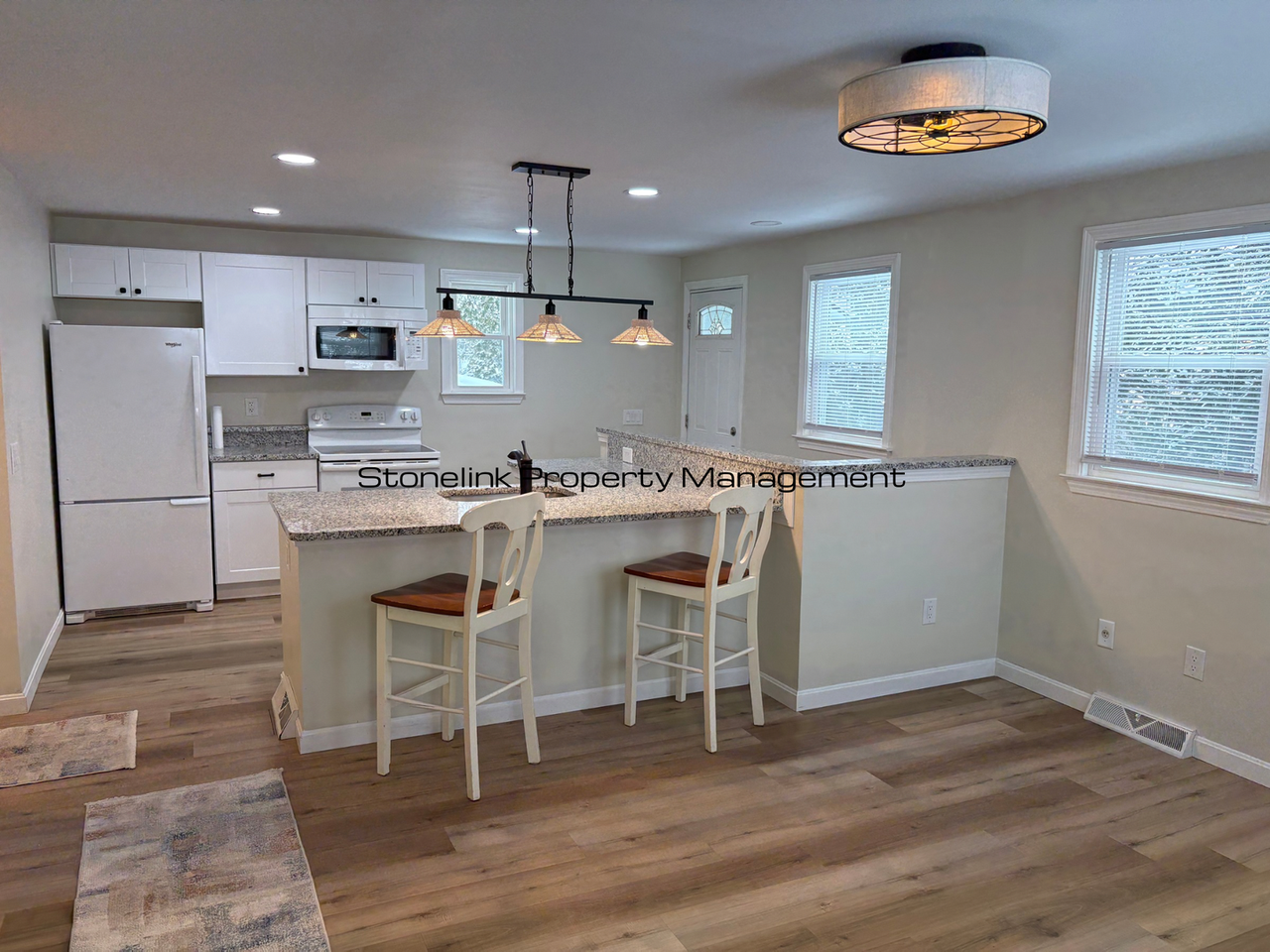 898 Willett Ave - Photo 2 of 14